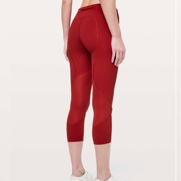 Lululemon Women’s Pace Rival Crop 22" Four-Way Stretch Leggings in Dark Red, 8 - Picture 4 of 14